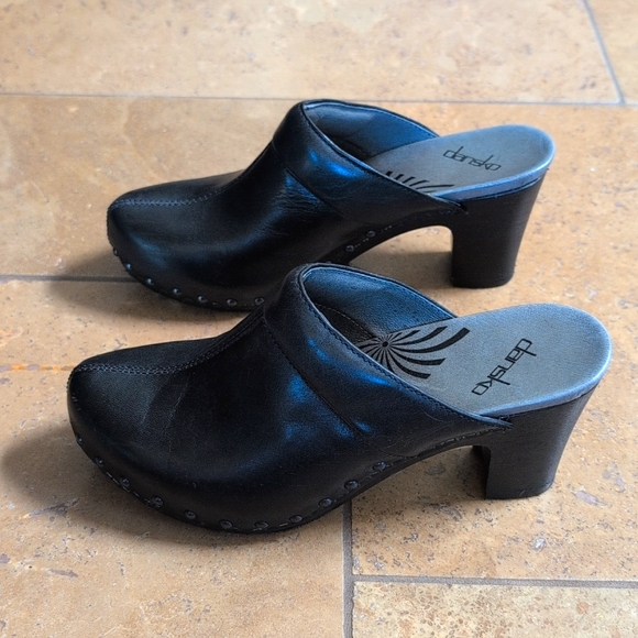 Dansko ladies clogs. Black with black studs. Size 38. - Picture 2 of 7